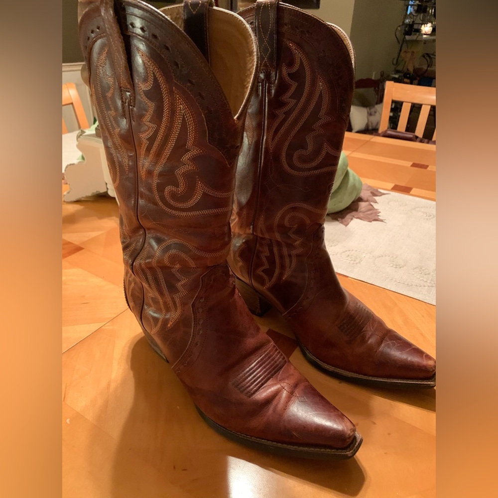 Ariat Women’s Snipped Toe Boots